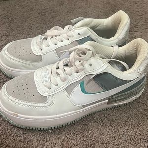 Worn once size 9 Nike sneakers!